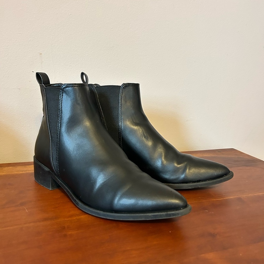Steve Madden Black Chelsea Ankle Boots